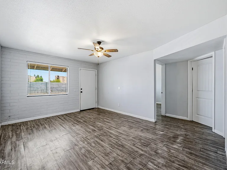 1744 W Glendale Ave #11 — Photo 3