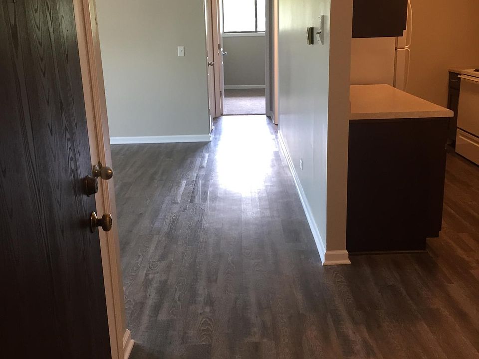 1st image of 230 Woodrow St APT 1B