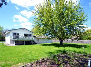 4362 Rosebriar Ave, Vadnais Heights, MN 55127