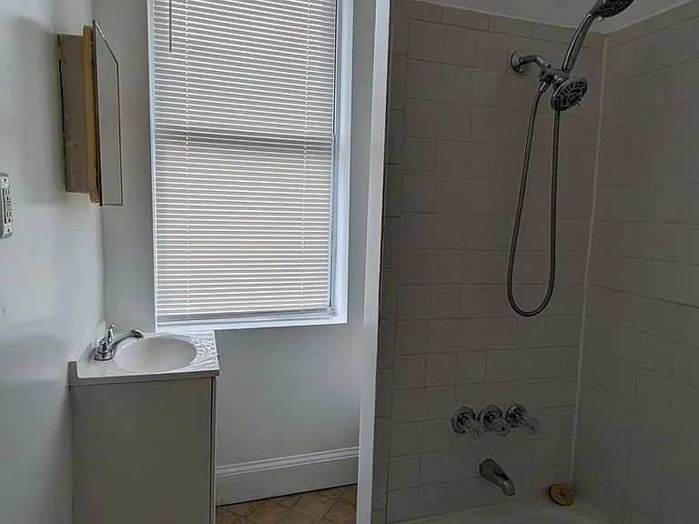 2227 Linden Ave — Photo 17