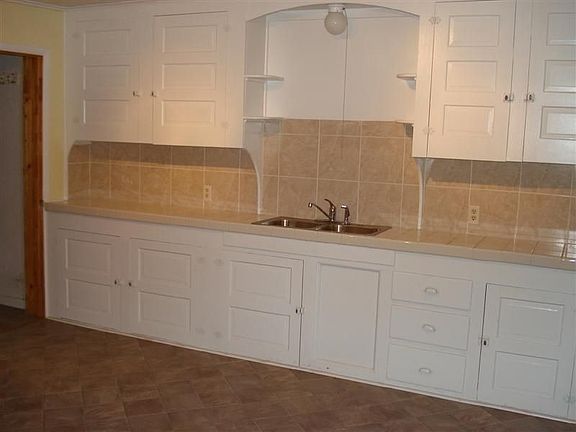 3rd image of 214 N 2nd St