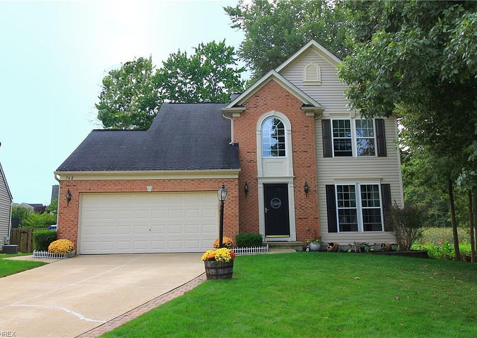 1st image of 742 Fawn Ct