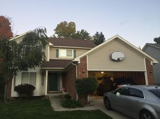 1992 Hartshorn Ave, Troy, MI 48083