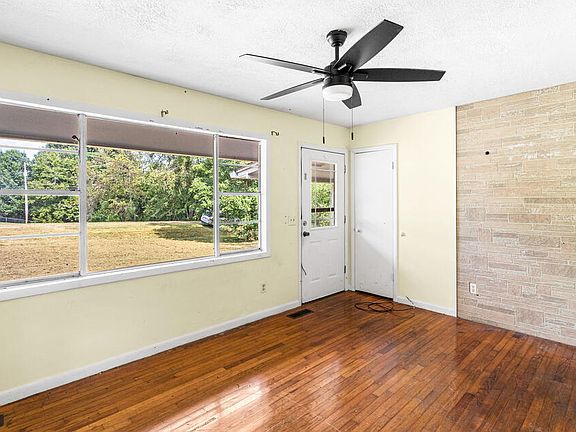 5th image of 109 Mooreview Homes Rd