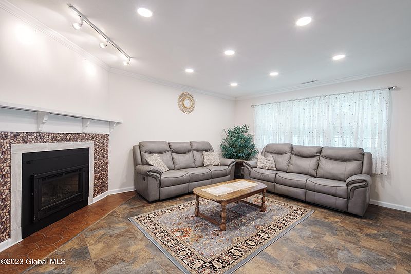 4th image of 58 Meadowlark Drive