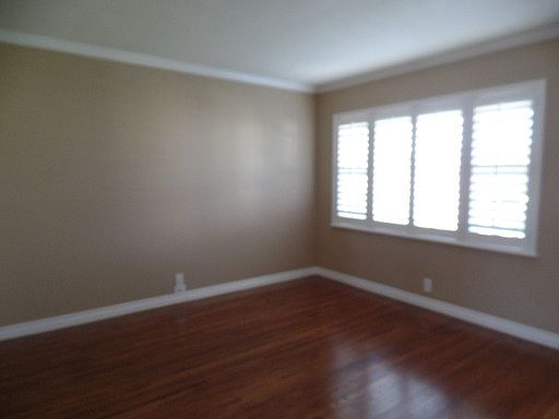 5th image of 652 E Joyce Dr