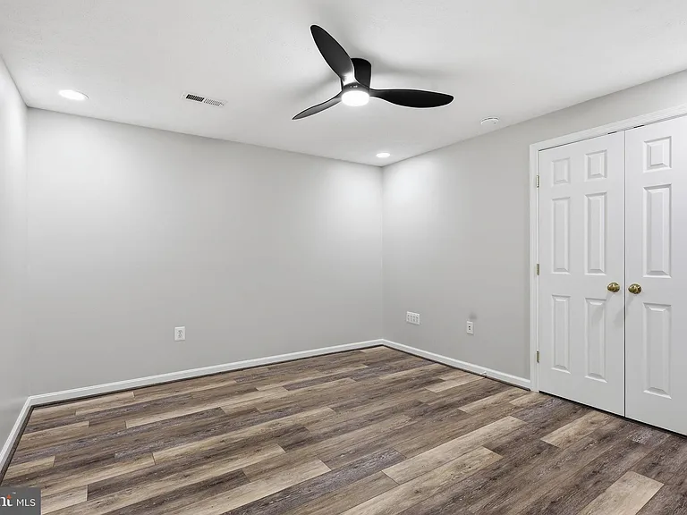 100 Spyglass Ln — Photo 38