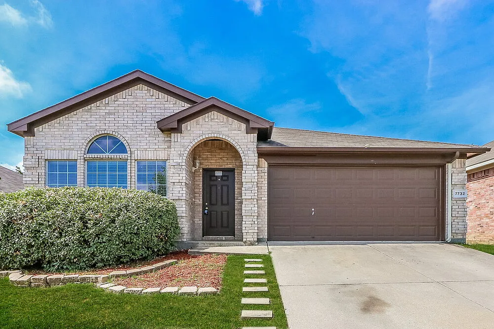 3 bed, 2.0 bath, 1746 sqft, $2,675 — Photo 1