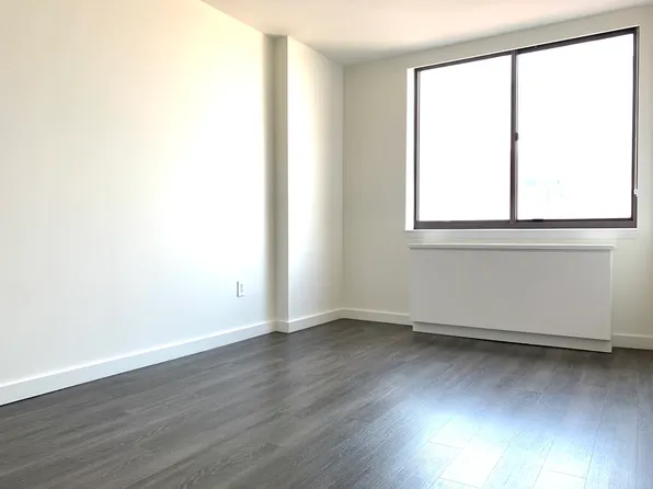 520 West 43rd Street image 6 of 21