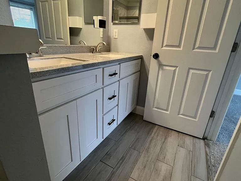 410 Tradition Ln — Photo 17