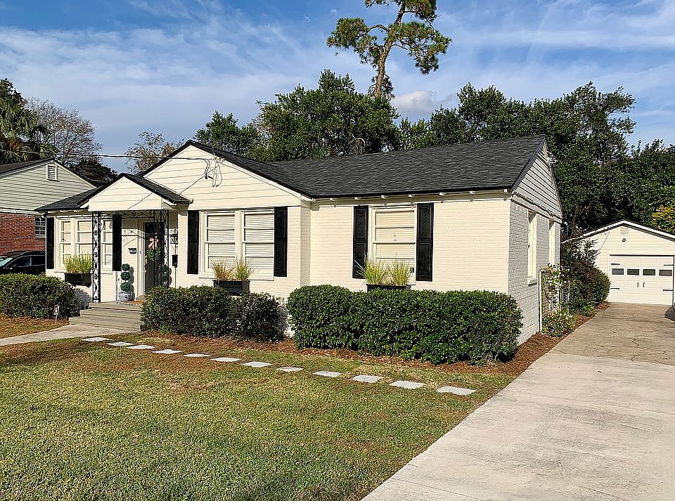 1st image of 4633 Pinewood Ave