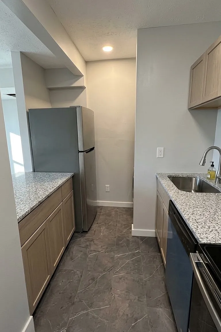 2 bed, 740 sqft, $1,195 — Photo 2