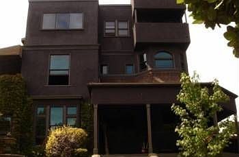 1st image of 801 E Edgeware Rd