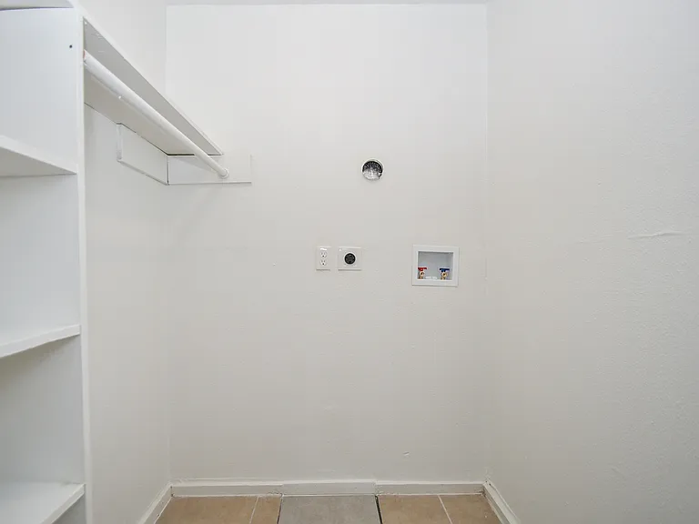 7637 Harwin — Photo 43