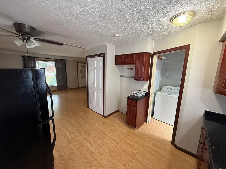 1757 Beverly Ave — Photo 2