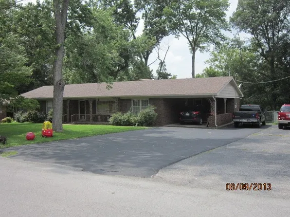 318 Donna Dr, Hopkinsville, KY 42240