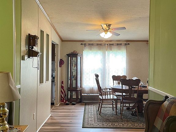 4th image of 584 Hillsboro Cir