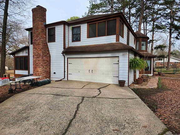 3rd image of 122 N Woodland Dr