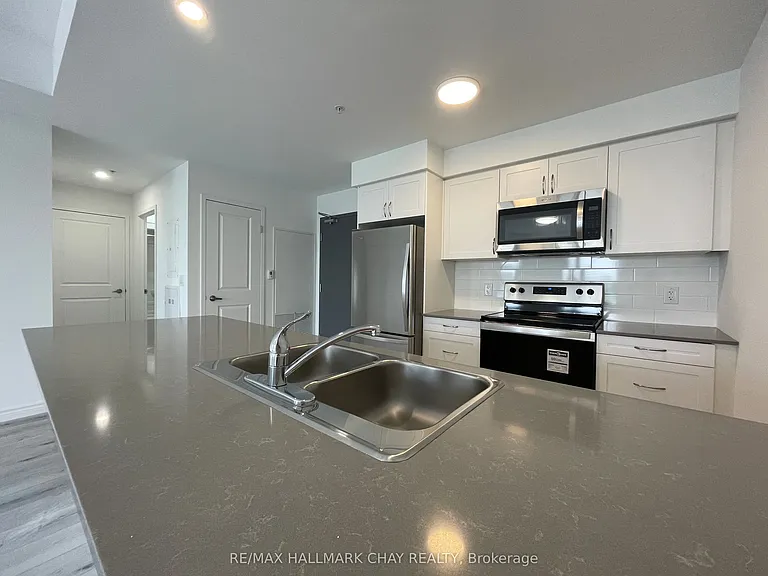 30 Hanmer St W #203 — Photo 9