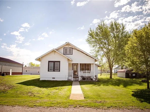 102 N Broadway St, Lancaster, KS 66041