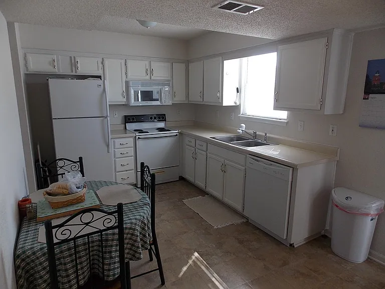 464 Spring Ave — Photo 8