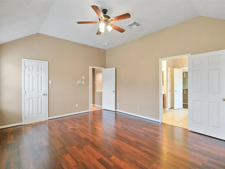 2610 Easton Springs Ct — Photo 13
