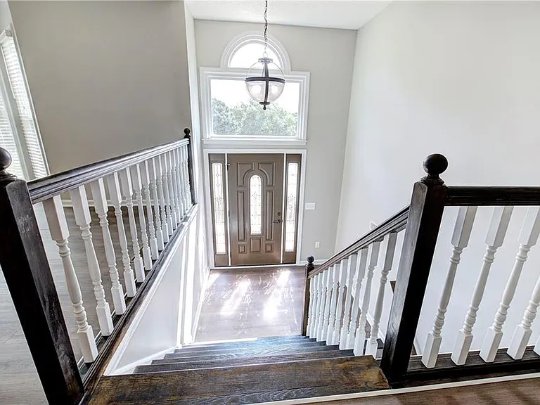 23 Vintage Ct SW — Photo 3