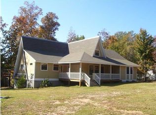865 Lakeshore Dr, Camden, AL 36726