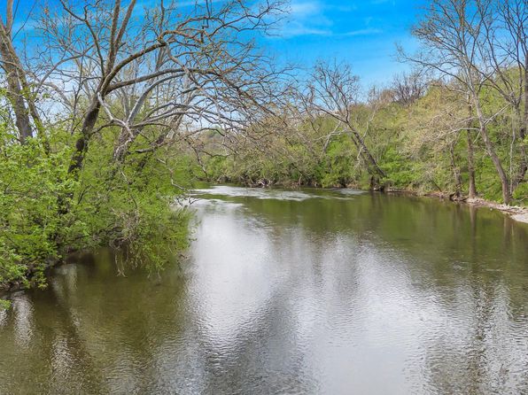 628 Black Bear Rd, Maurertown, VA 22644