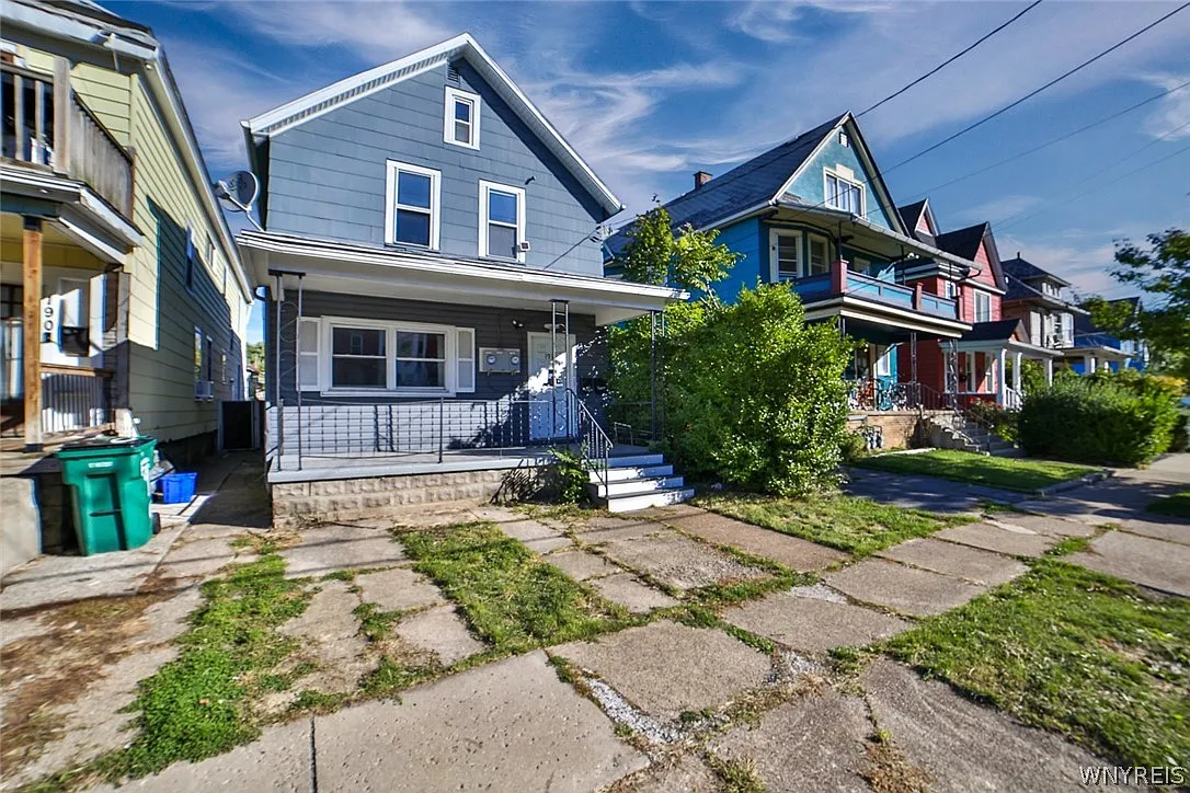 192 Bird Ave photo 1