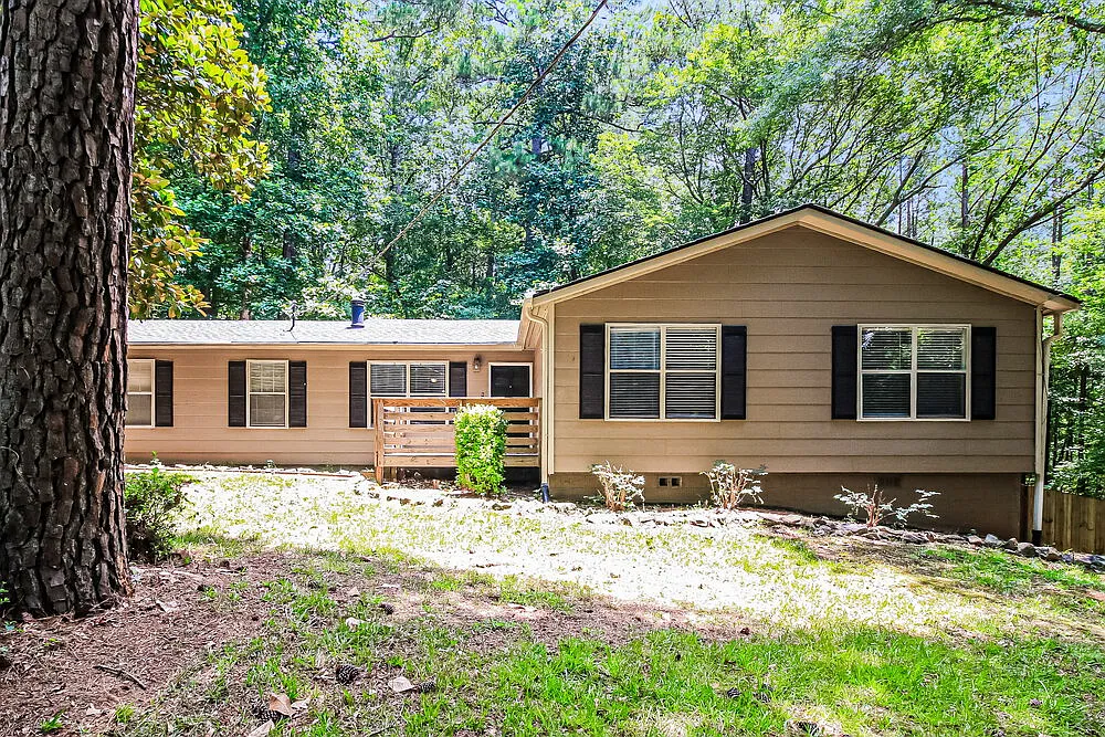 3 bed, 2.0 bath, 1404 sqft, $1,725 — Photo 4