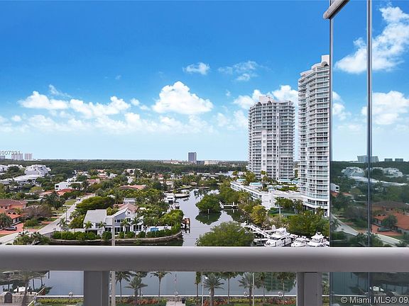3rd image of 16425 Collins Ave APT 1018