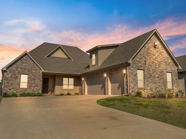 106 Natural Trl, Maumelle, AR 72113
