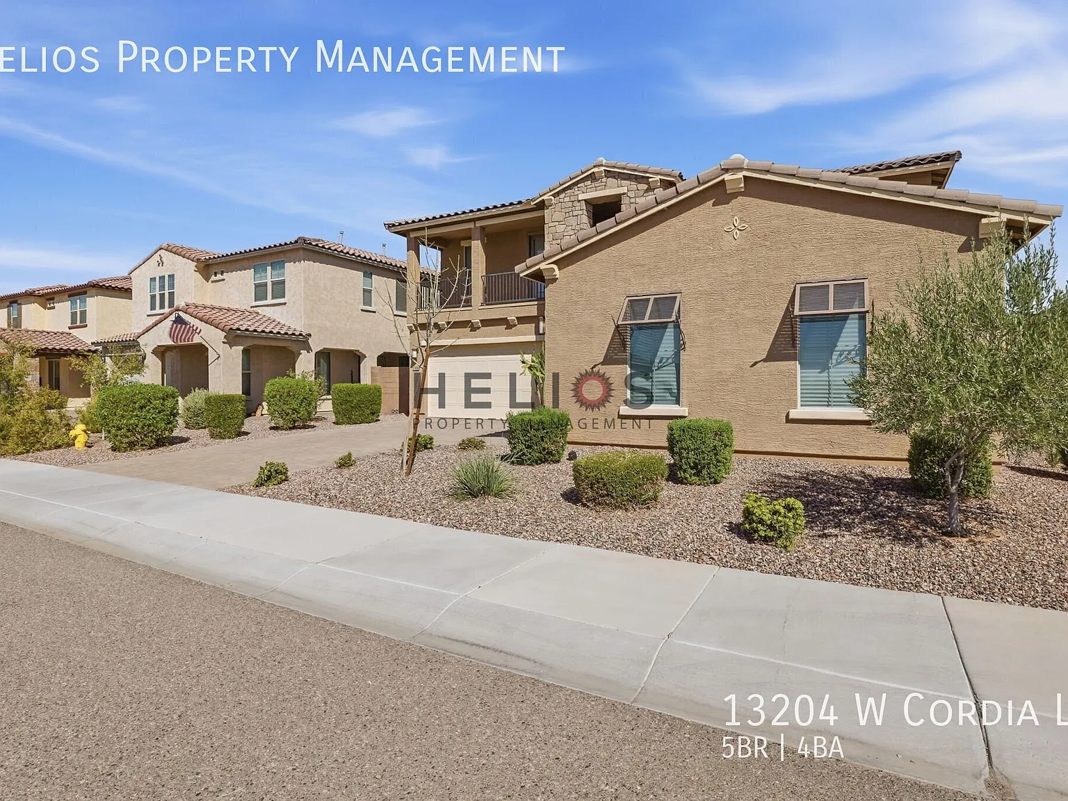 Huge 5-Bedroom Home with High-End Kitchen, Loft & Beautifully Landscaped Backyard — Photo 3
