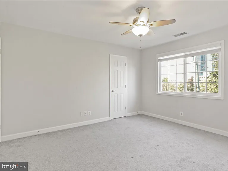 1627 N Van Dorn St — Photo 18