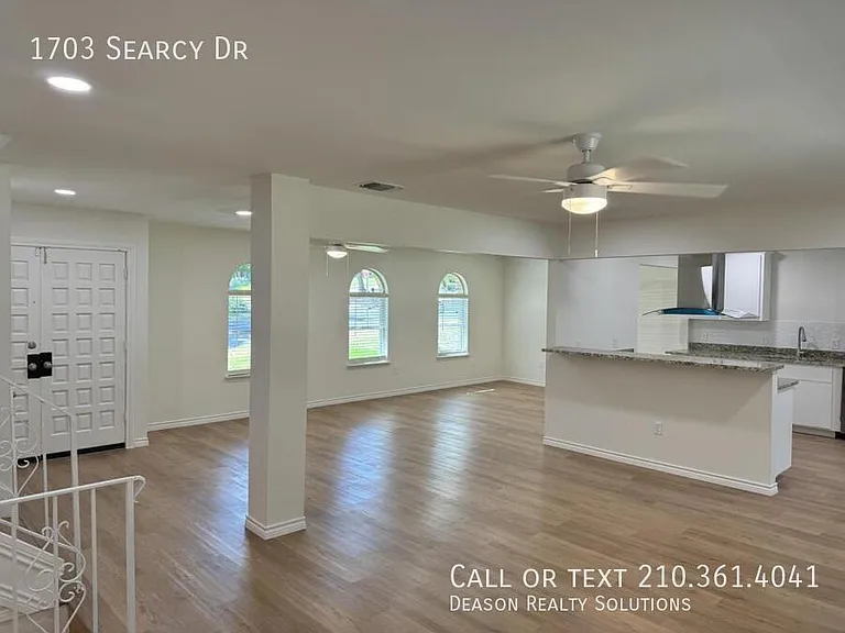 1703 Searcy Dr — Photo 11