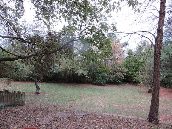 4th image of 3141 Lamar Dr