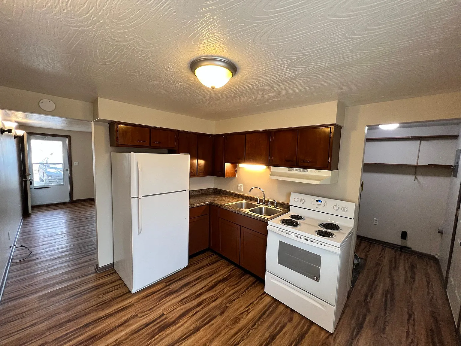 2 bed, 850 sqft, $1,000 — Photo 3