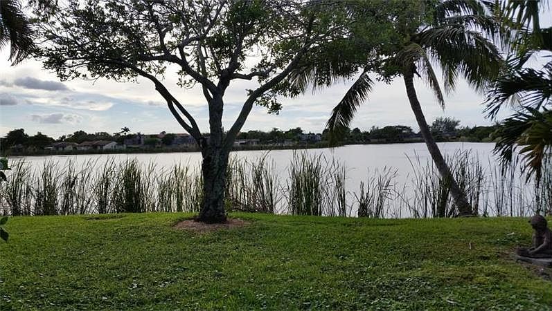 2nd image of 3302 Waterview Cir