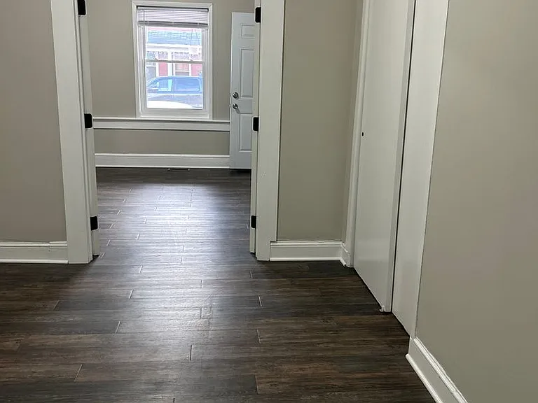 118 S Main St — Photo 14