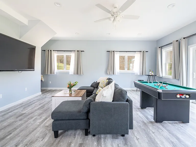 104 Donahue Rd — Photo 8