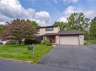 2129 Wisteria Rd, Macungie, PA 18062