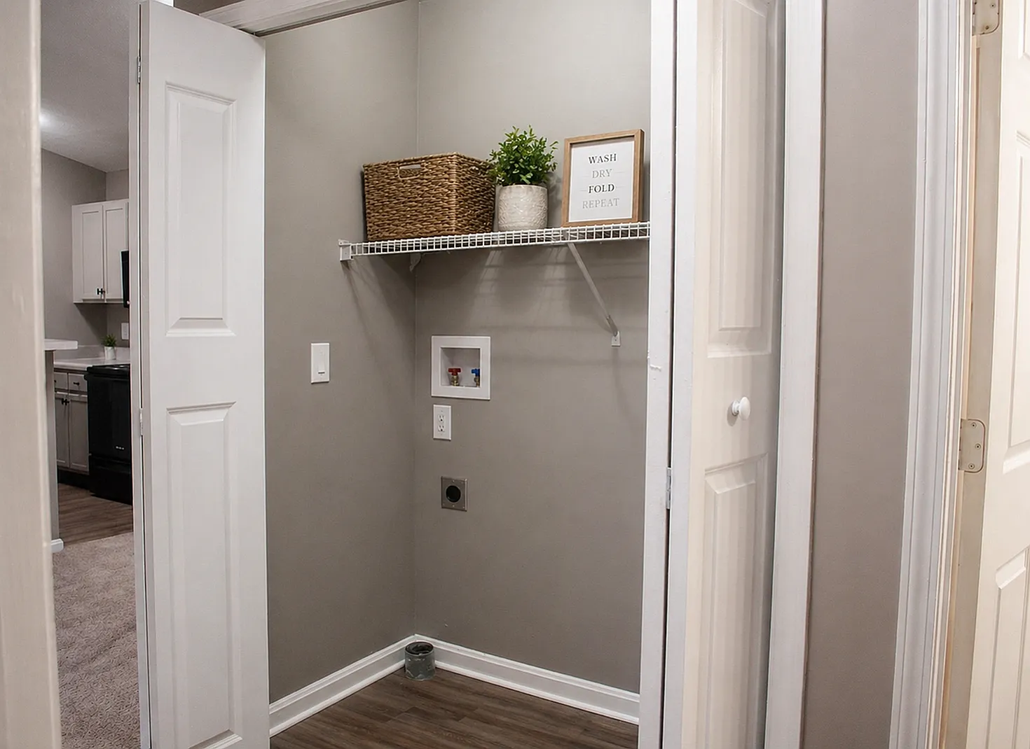 Lakeview Apartments — Photo 3