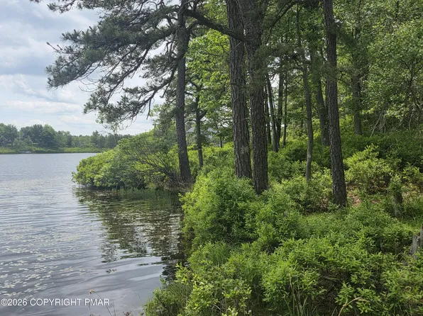 702 Clearview Rd, Long Pond, PA 18334