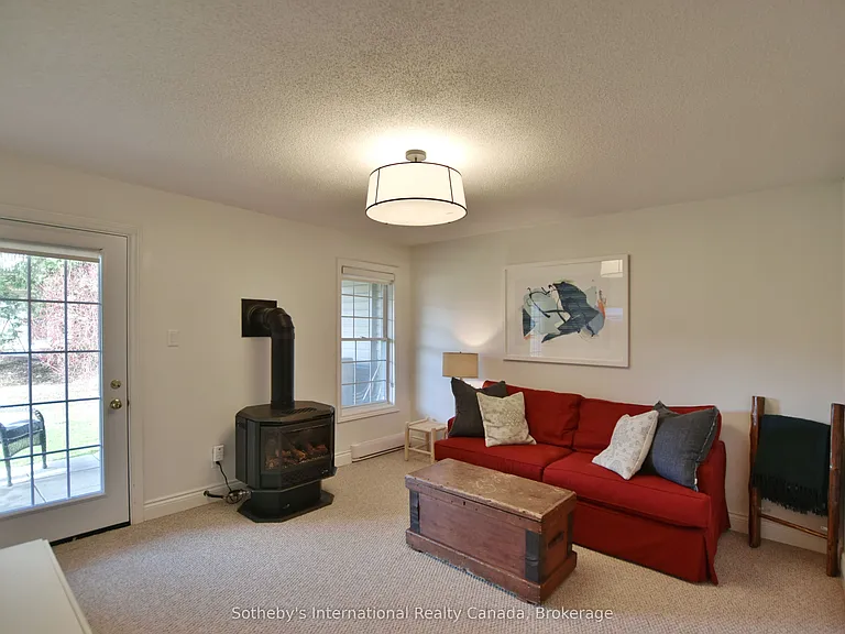150 Victoria St S #103 — Photo 17