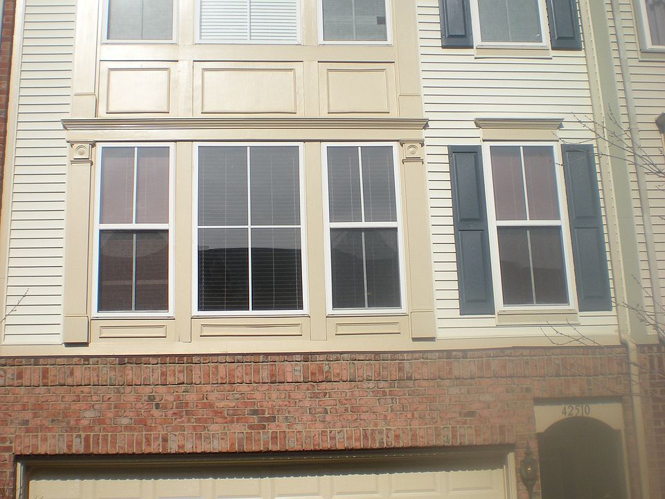exterior main
