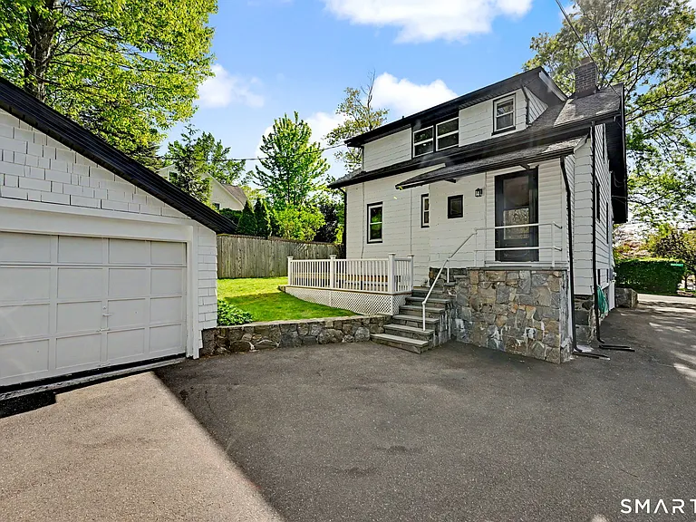 4 Highview Ave — Photo 36