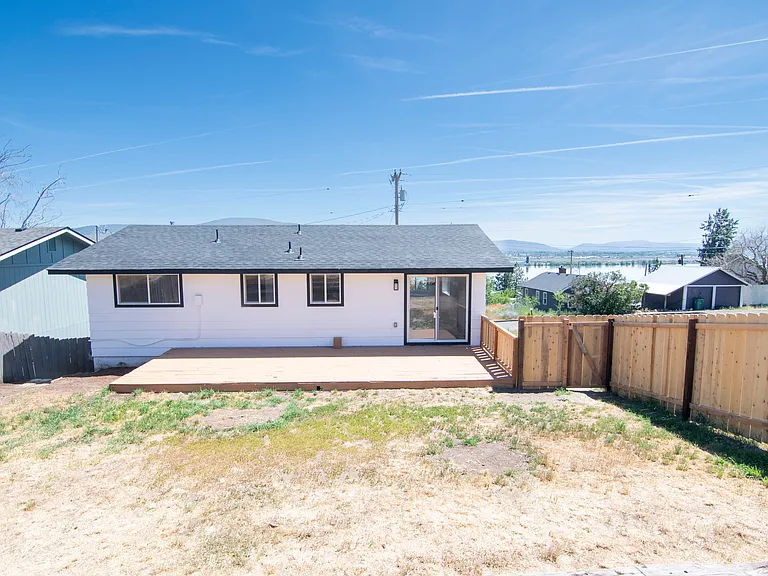 148 S Rogers Ave — Photo 31