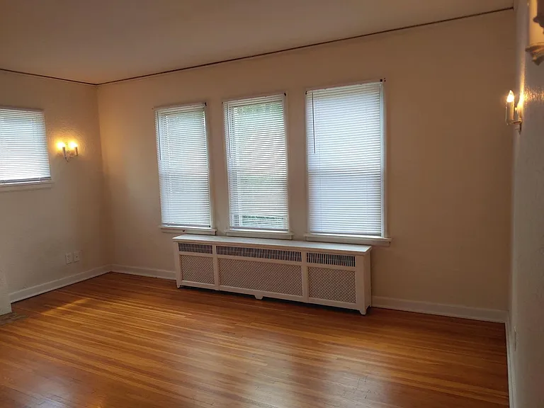 2817 Xerxes Ave S — Photo 3