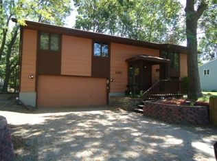 1760 Perkins Ln, Maple Plain, MN 55359